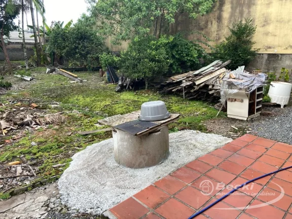 Imagem Casa com amplo terreno Bom Retiro - Joinville