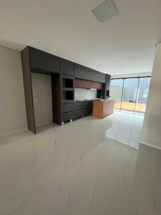 Imagem Geminado alto padrão com 3 suítes sendo 1 master e 2 vagas de garagem - Saguaçu | Joinville/SC