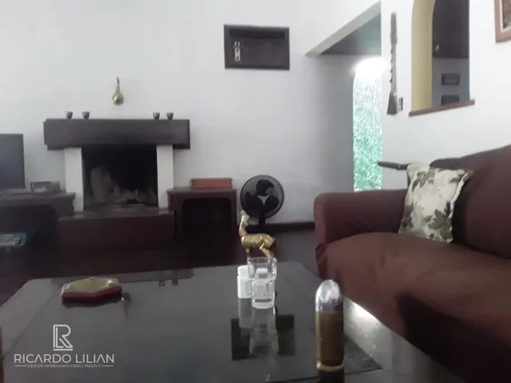 Imagem A VENDA!!! Casa em condominio com 3 dormitorios sendo uma suite, piscina e 4 vagas cobertas.