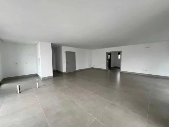 Imagem Apartamento com 4 suítes, closet e 3 vagas de garagem em Balneário Camboriú