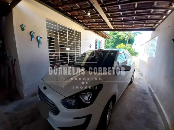 Imagem Excelente Casa de Esquina com Ambientes Amplos e Confortáveis