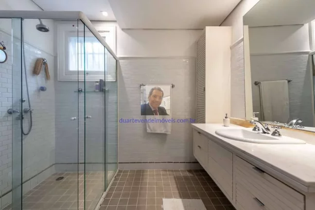 Imagem Vende-se Mansão no Pq Silvino Pereira. Mansão cinematográfica!