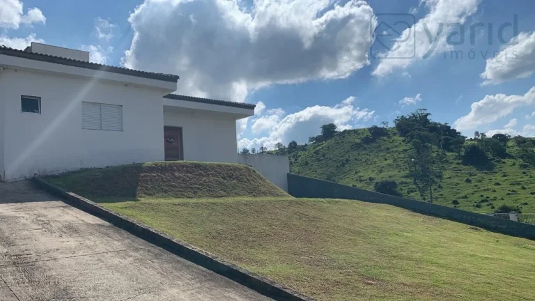 Imagem Casa à Venda na Cidade de com 4 Quartos, 2 Suítes e 6 Vagas de Garagem - Imperdível!
