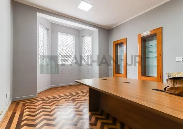 Imagem Casa Comercial para Locação em Jardim Paulista, São Paulo-SP: 8 Salas, 10 Vagas de Garagem, 450m² de Área!