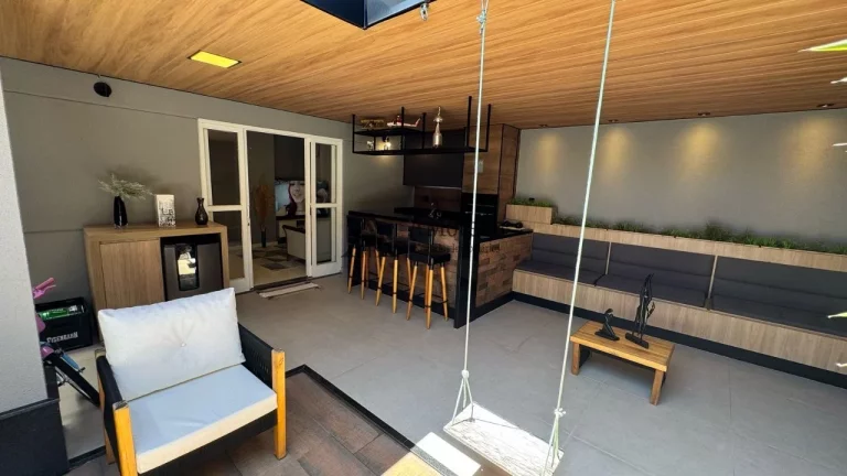 Imagem Casa em Condomínio à Venda em Jundiaí-SP Residencial Thina: 3 Quartos, 1 Suíte, 2 Salas, 3 Banheiros, 2 Vagas de Garagem - Jardim Carolina, 110m²