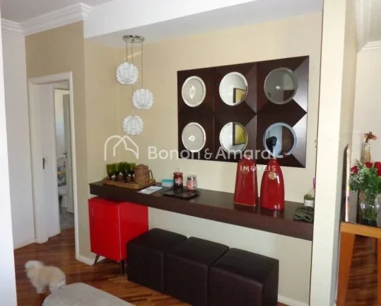 Imagem Lindo sobrado com 394 m² de área construída. A residência possui uma sala ampla para três ambie...