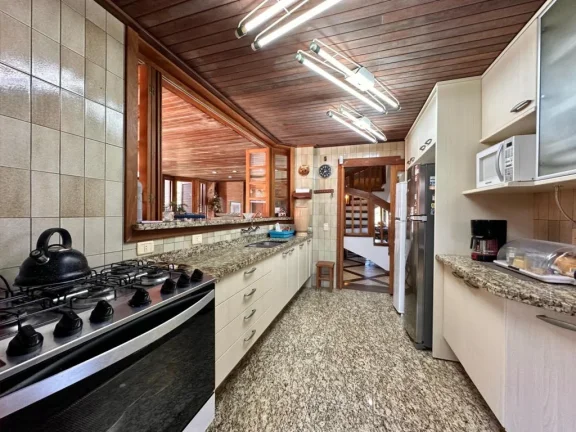 Imagem Casa 5 Dormitórios - Bairro Atlantida