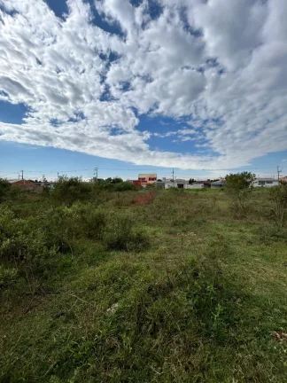 Imagem Excelente terreno medindo frente 18,55m, lado esquerdo 64,40m, lado direito 68,70m e fundo com 19,28m, totalizando 1.250m².
Rua com rede de esgoto e asfalto.