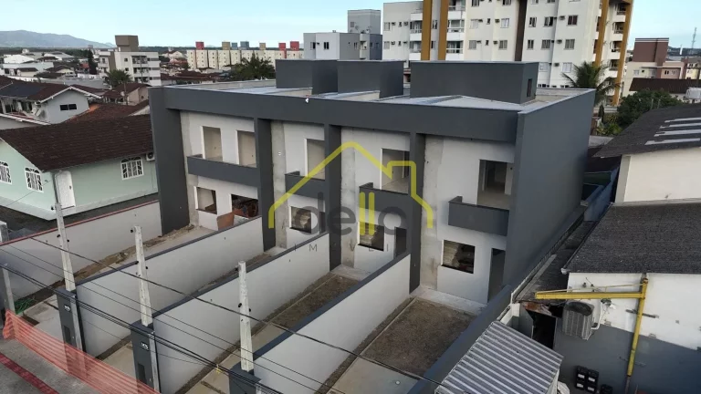 Imagem Geminado em fase de construção no Iririú próximo da Panificadora Princesa!!