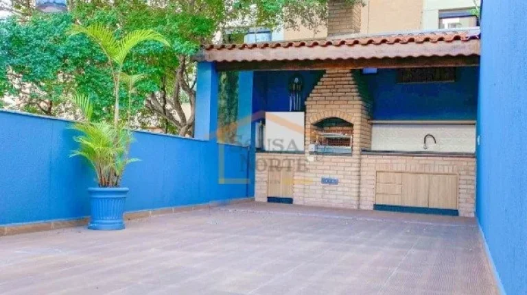 Imagem Sobrado reformado com 313 m² de área útil, possui 5 dormitórios, sendo 3 suítes, 6 banheiros, 4...