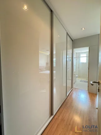 Imagem Apartamento à Venda no Centro, 3 quartos e 3 vagas em Florianópolis/SC.
