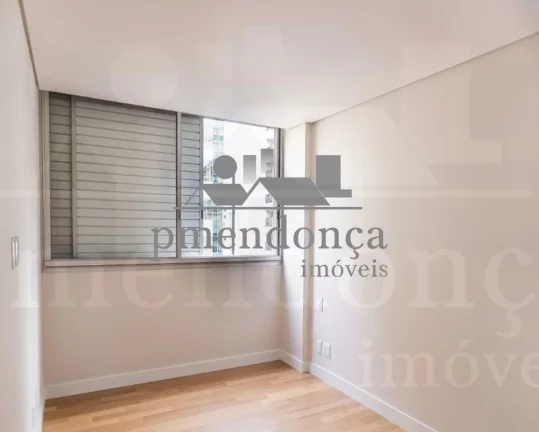 Imagem Apartamento reformado em Higienópolis com 3 suítes e 3 vagas, 236m²