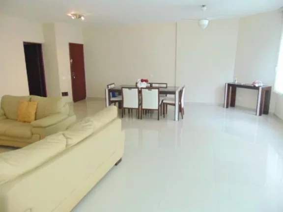 Imagem Praia de Pitangueiras, Próximo a Praia, Local Nobre, para * Venda ou Locação Anual e Temporada*, Lazer no Prédio, 2 Garagens.