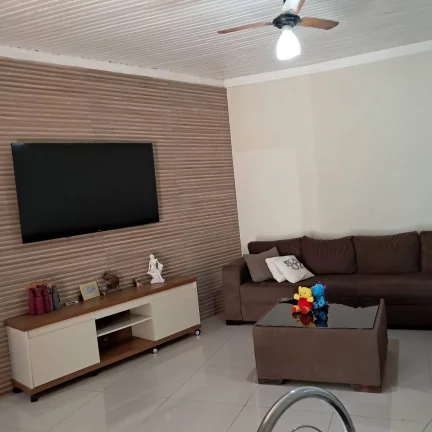 Imagem VENDE-SE ÓTIMA CASA COM 03 BANHEIROS SENDO 02 SUITES E EDICULA