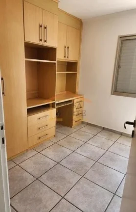 Imagem Apartamento 56m², 2 dormitórios, banheiro, armários na cozinha e dormitórios, área de serviço,...