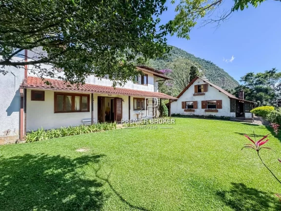 Casa à venda, 108 m² por R$ 900.000,00 - Comary - Teresópolis/RJ