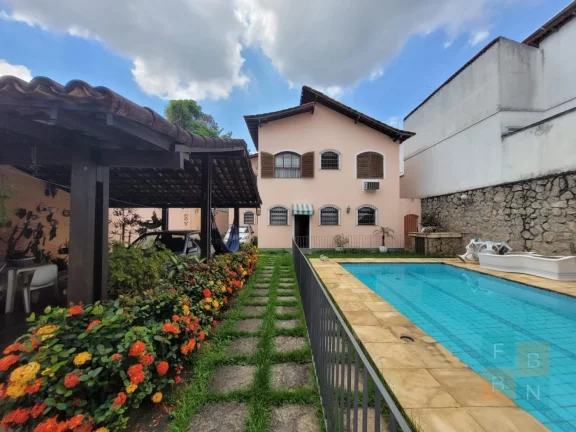 Imagem Casa para Locação em Rio de Janeiro / RJ no bairro Pechincha