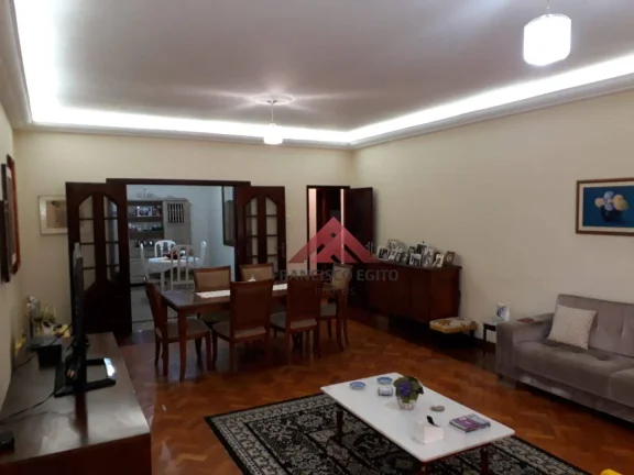 Imagem Excelente apartamento na praia de icaraí com pequena varanda lateral com vista parcial do mar,ampla sala de estar com 03 ambientes,sala de jantar,03