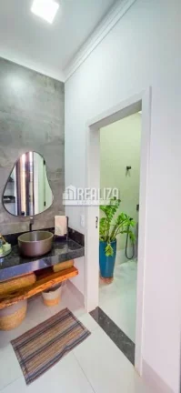 Imagem Casa com 3 suítes no Condomínio Estância dos Ipês em Uberaba