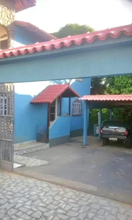 Imagem Linda casa com chácara perto de tudo. Estudo troca por imóveis de menor valor.