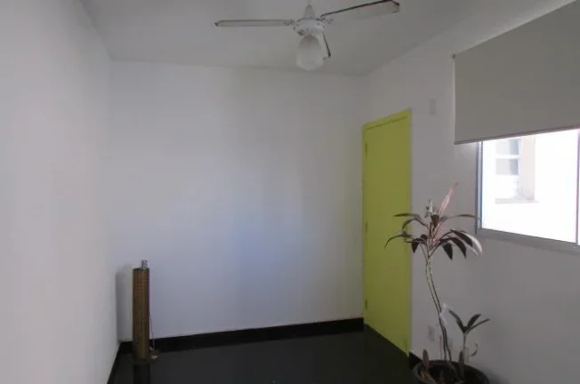 Imagem Apto mobiliado com sala , cozinha com armarios, cock top, geladeira, microondas, área de serv. wc s...