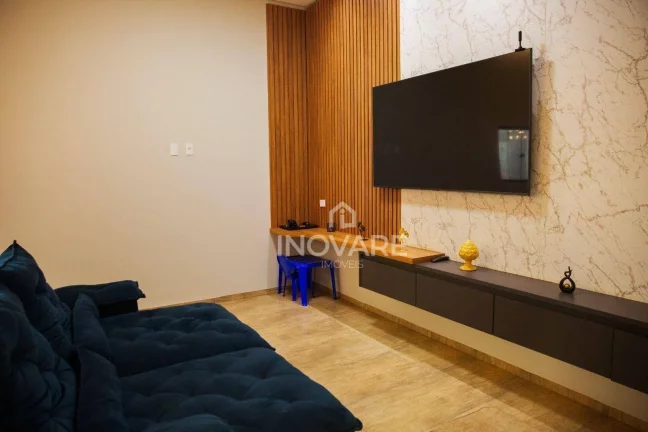 Imagem Casa com 3 dormitórios à venda, 220 m² por R$ 730.000,00 - Karfan - Itumbiara/GO