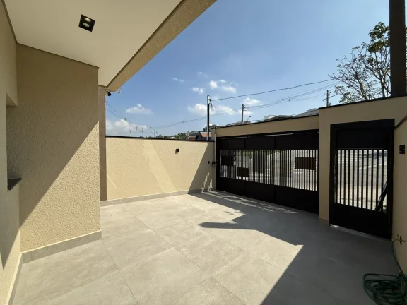 Imagem Casa Alto Padrão com Piscina e Salão, Nova Jaguari SP