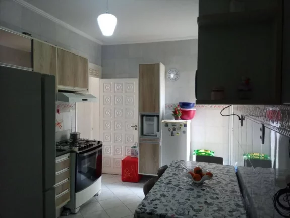 Imagem Casa à Venda no Bairro Cirurgia - 4 Suítes, 270m², 2 Vagas de Garagem - Confira!