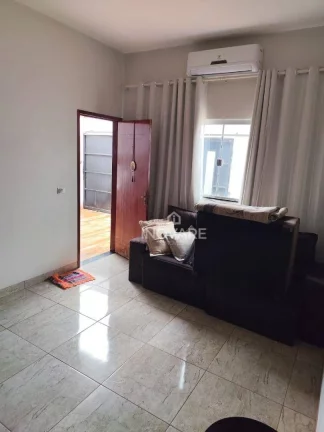 Imagem Casa com 2 dormitórios à venda, 120 m² por R$ 420.000,00 - Setor Nova Aurora - Itumbiara/GO