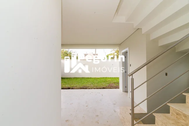 Imagem Casa Triplex 03 quartos todos com suíte
