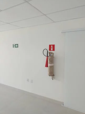 Imagem locação sala comercial no centro de Macaé RJ. 130M2 primeira locação