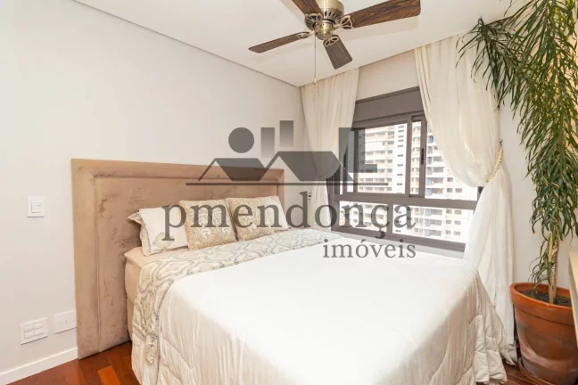 Imagem Apartamento em andar alto de 69m², moderno, finamente decorado com qualidade e de bom gosto. Com li...