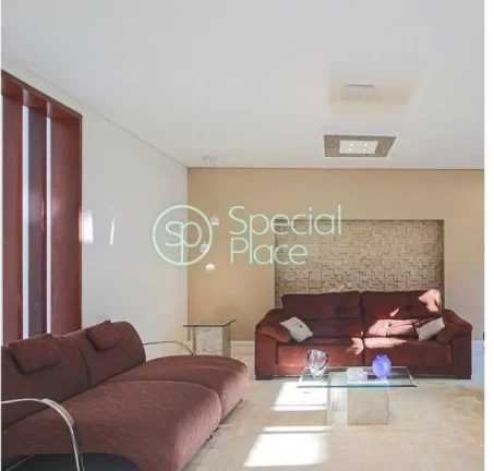 Imagem Uma lindíssima e confortável casa de condomínio que lhe oferece, segurança, privacidade, lazer, ...