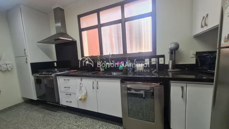 Imagem Localizado no coração do Cambuí, este finíssimo apartamento oferece o que há de melhor em confo...