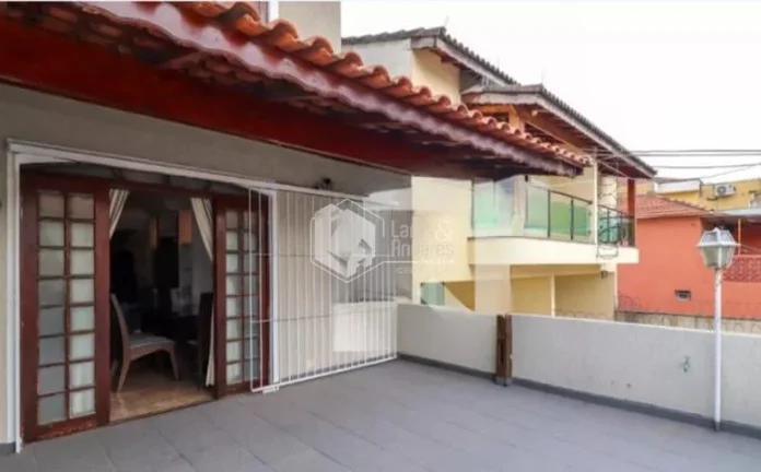 Imagem SOBRADO À VENDA, COM 3 DORMS SENDO UMA SUÍTE, ARMARIO NA COZINHA E QUARTOS, 2 VAGAS - VILA SANTA MARIA
