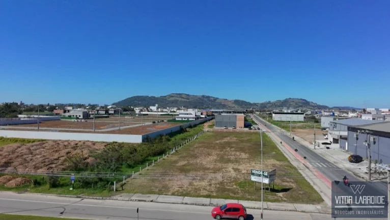 Terreno de Esquina 2.704m² à Venda no Bairro Recife