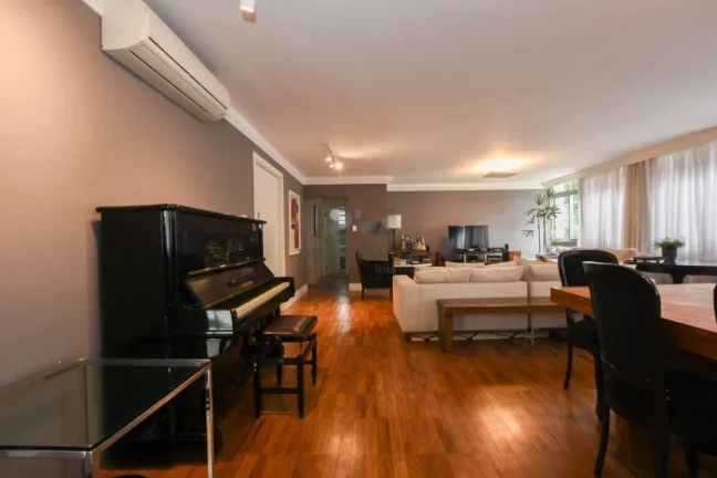 Imagem Apartamento reformado à venda em Higienópolis com 3 quartos e 2 vagas, 210m2