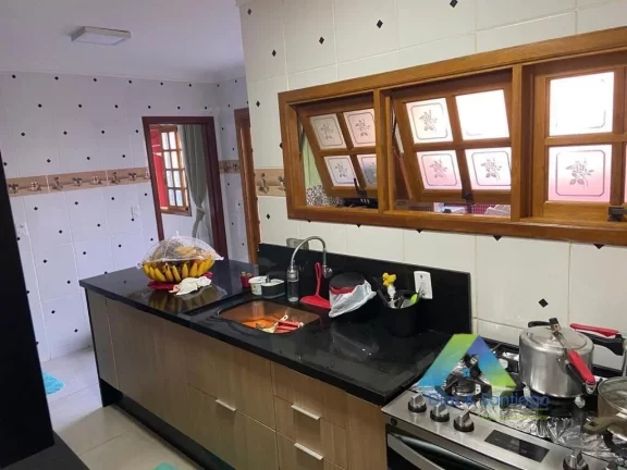 Imagem Sobrado com 3 Quartos e 4 banheiros à Venda, 136m²