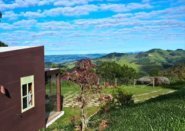 Um refúgio vivo na Mantiqueira. Natureza, consciência e liberdade.