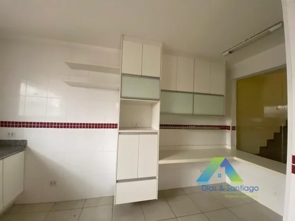 Imagem Sobrado reformado à venda com 4 dormitórios e 2 vagas no Bosque da Saúde/Sp, ao lado do Shopping Plaza Sul!