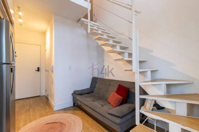 Studio Duplex 30m² no Brooklin: Rentabilidade e Estilo Plug-and-Play a 400m do Metrô.