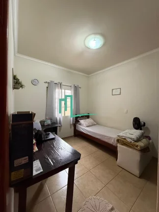 Imagem Espetacular Casa à Venda em Franca-SP: 3 Quartos, 1 Suíte, 1 Sala, 3 Banheiros, 3 Vagas de Garagem, 200m² de Área.