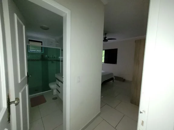Imagem PITANGUEIRAS – NA QUADRA DA PRAIA, APARTAMENTO TOTALMENTE REFORMADO, LAZER NO PRÉDIO E 02 VAGAS DE GARAGEM.