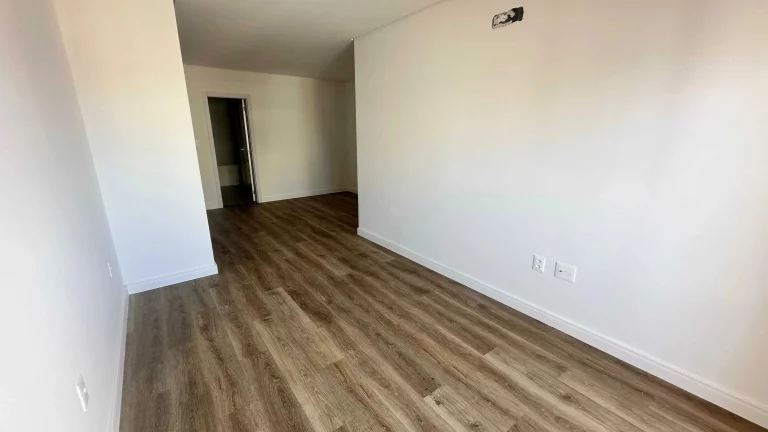 Imagem Apartamento com 4 dormitórios sendo 2 suítes e 1 vaga de garagem em São José/SC