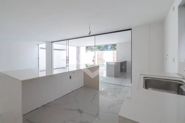 Imagem Casa Duplex 4 Suítes e 317m² no Recreio dos Bandeirantes |