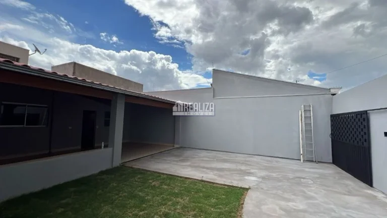 Imagem Casa para alugar no bairro Cidade Nova, Uberaba - 2 dormitórios, 1 suíte, 4 garagens