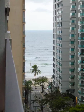 Imagem Pitangueiras - Uma quadra do mar, com maravilhosa vista, 2 vagas de garagem, churrasqueira salão de jogos e academia.