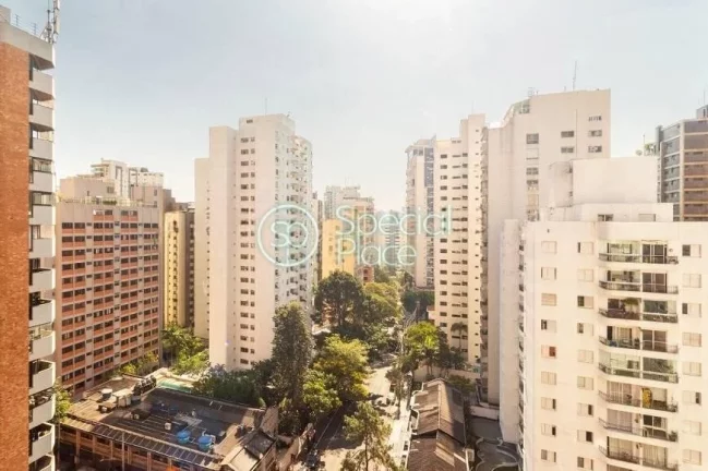 Imagem Apartamento com 180m² em Moema Pássaros. Living integrado à varanda envidraçada, sala de almoço...