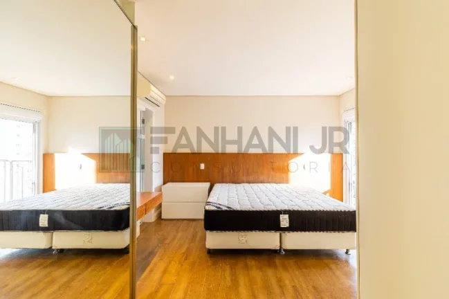 Imagem Apartamento de Alto Padrão na Vila Nova Conceição: 3 Quartos, 3 Suítes, 3 Salas, 5 Banheiros, 4 Vagas, 192m² - São Paulo-SP