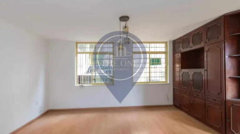 Imagem Imóvel de 3 quartos na Vila Anglo Brasileira, São Paulo-SP: casa com 2 salas, 2 banheiros, 3 vagas de garagem e 170,00 m² de área.